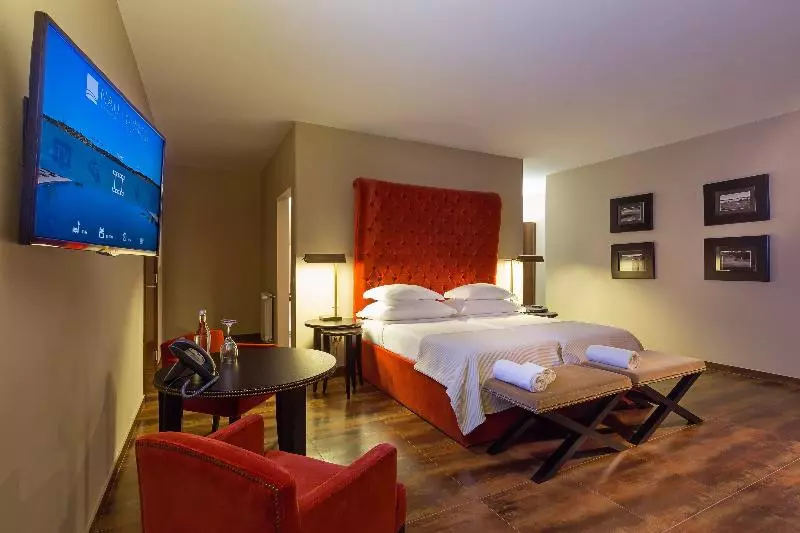 اتاق لوکس, Nau Morgado Golf & Country Club