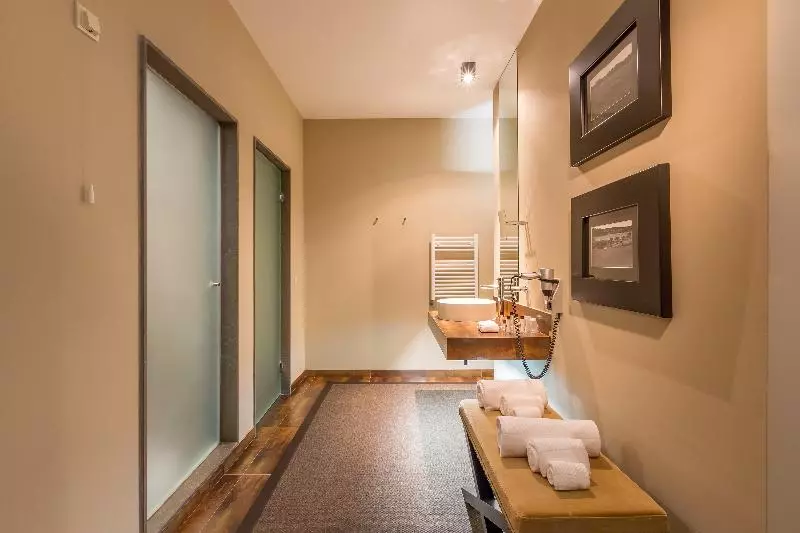 اتاق لوکس, Nau Morgado Golf & Country Club
