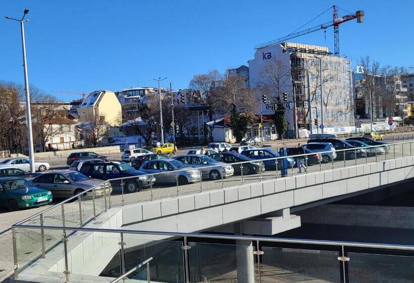 스탠다드 룸, Odeon