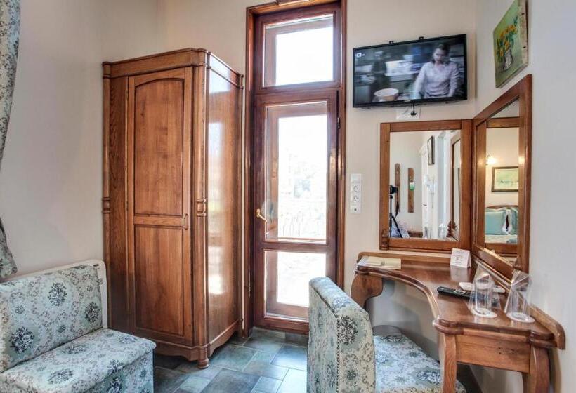 이코노미 싱글 룸, Odeon