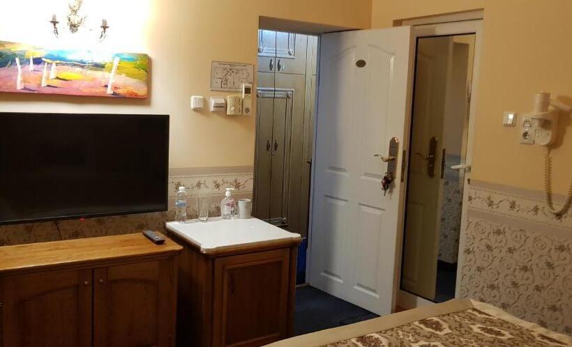 이코노미 싱글 룸, Odeon