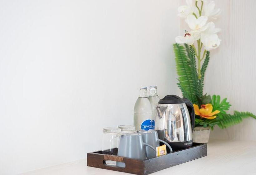 اتاق لوکس با بالکن, Panwa Beach Side Beachfront