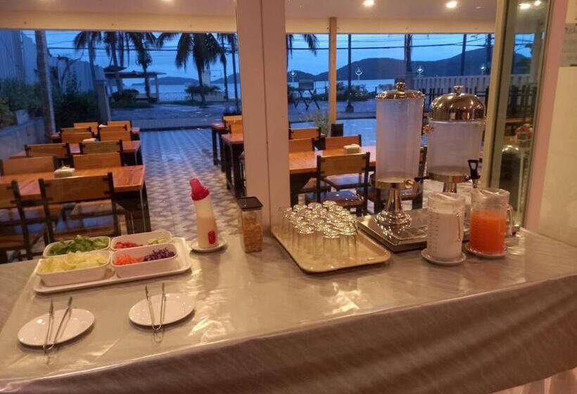 اتاق لوکس با بالکن, Panwa Beach Side Beachfront