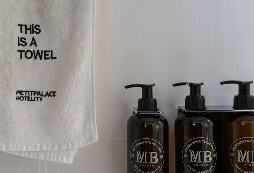 اتاق استاندارد چهار تخته, Petit Palace Savoy Alfonso XII