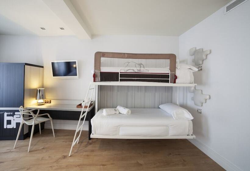 اتاق استاندارد چهار تخته, Petit Palace Savoy Alfonso XII