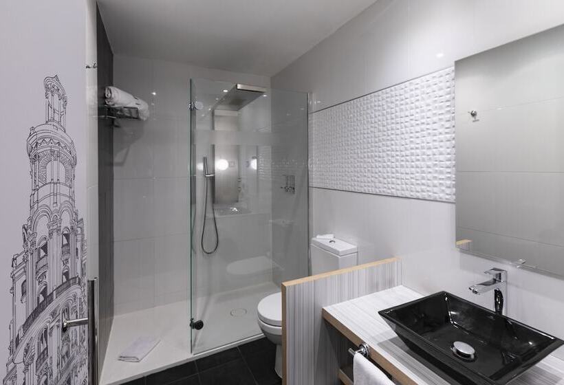 اتاق استاندارد سه نفره, Petit Palace Savoy Alfonso XII