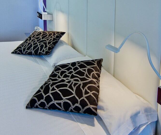 اتاق عادی, Petit Palace Savoy Alfonso XII