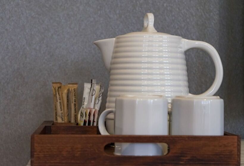 سوییت جونیور, Petit Palace Savoy Alfonso XII