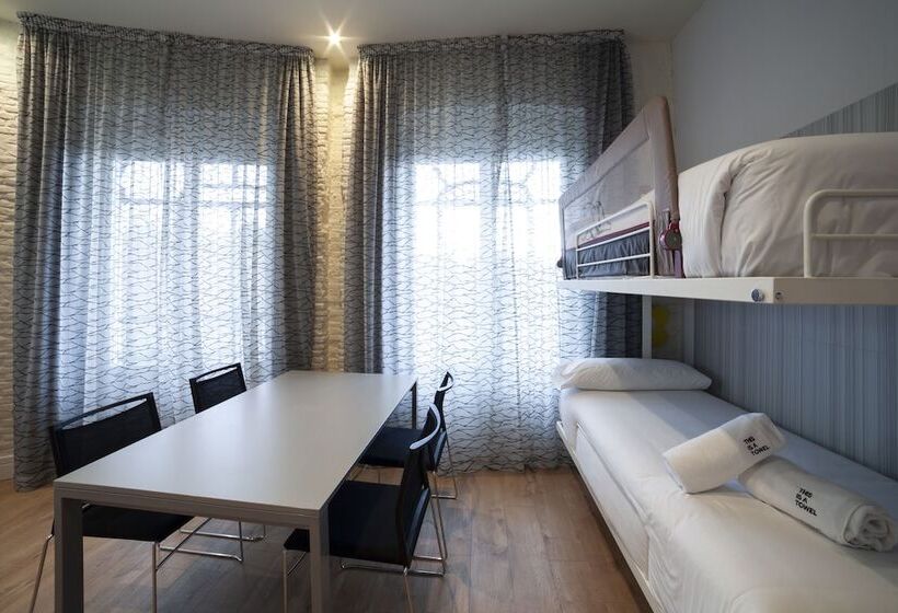 سوییت جونیور, Petit Palace Savoy Alfonso XII