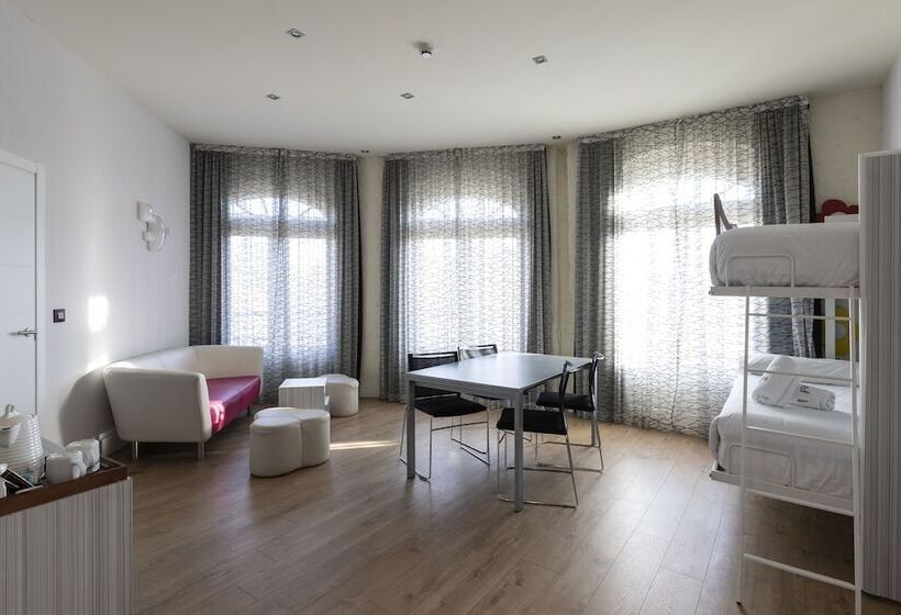 سوییت جونیور, Petit Palace Savoy Alfonso XII