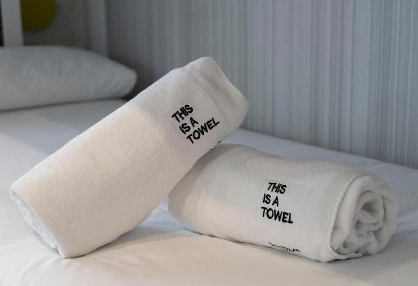 سوییت جونیور, Petit Palace Savoy Alfonso XII