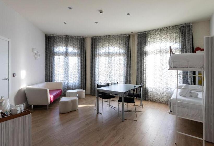 سوییت جونیور, Petit Palace Savoy Alfonso XII