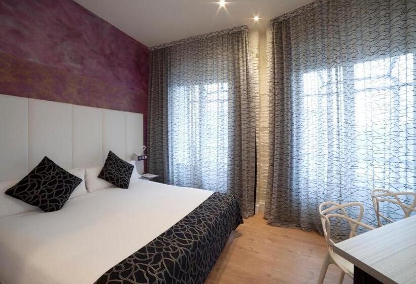 سوییت جونیور, Petit Palace Savoy Alfonso XII