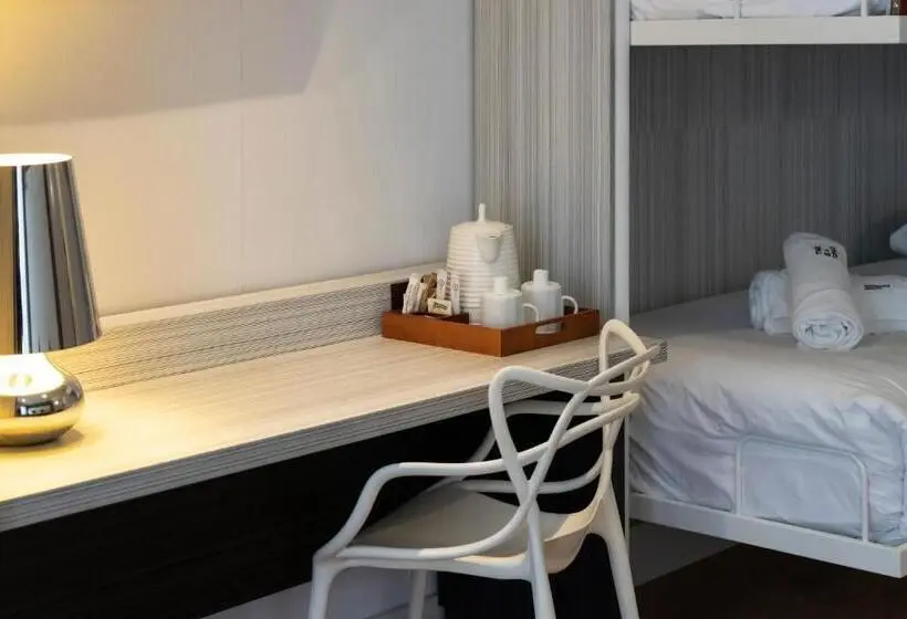 اتاق استاندارد چهار تخته, Petit Palace Savoy Alfonso XII