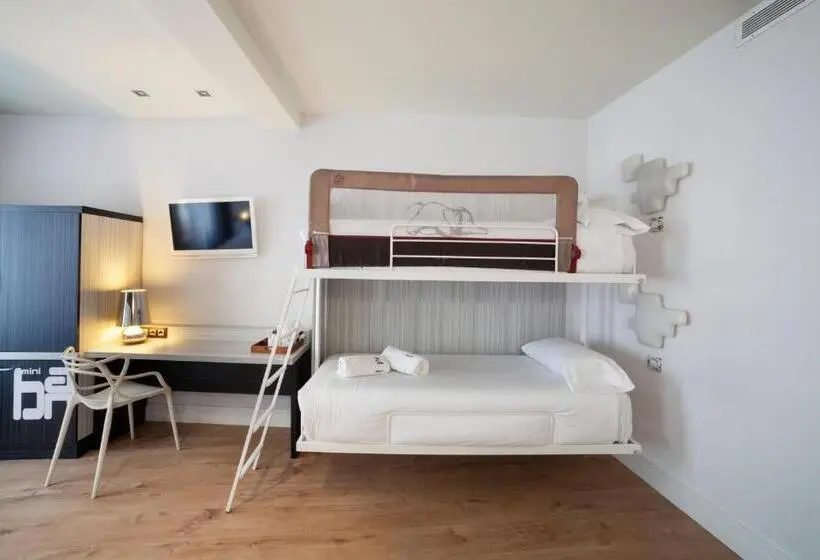 اتاق استاندارد چهار تخته, Petit Palace Savoy Alfonso XII