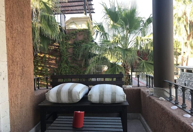 キングサイズベッドのスイートルーム, Posada Del Cortes