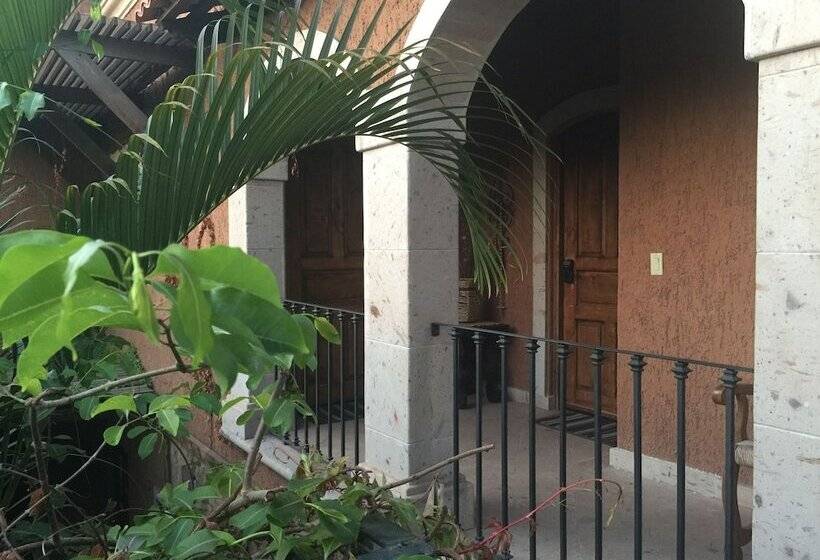 クイーンサイズベッドのスイートルーム, Posada Del Cortes