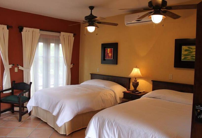 クイーンサイズベッドのスイートルーム, Posada Del Cortes