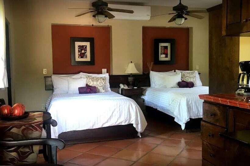 クイーンサイズベッドのスイートルーム, Posada Del Cortes