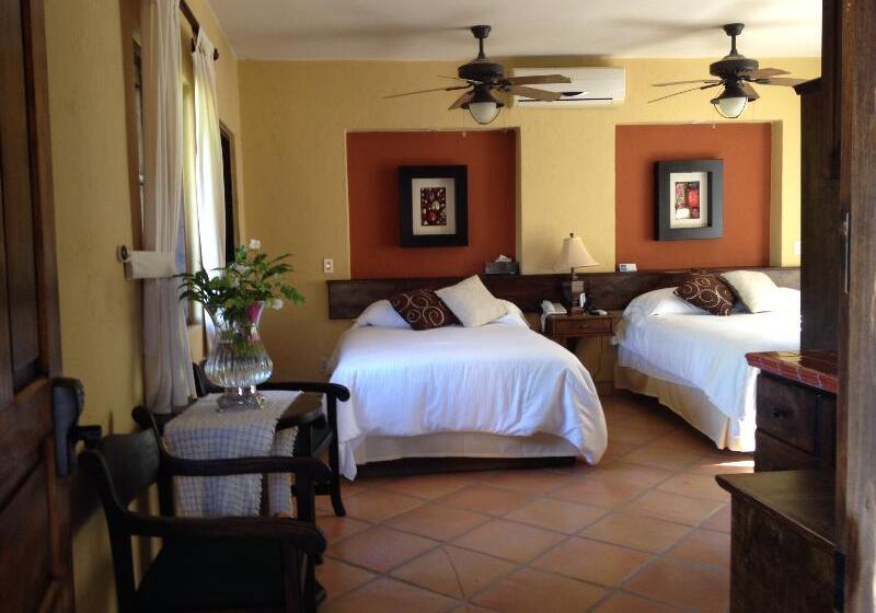 クイーンサイズベッドのスイートルーム, Posada Del Cortes
