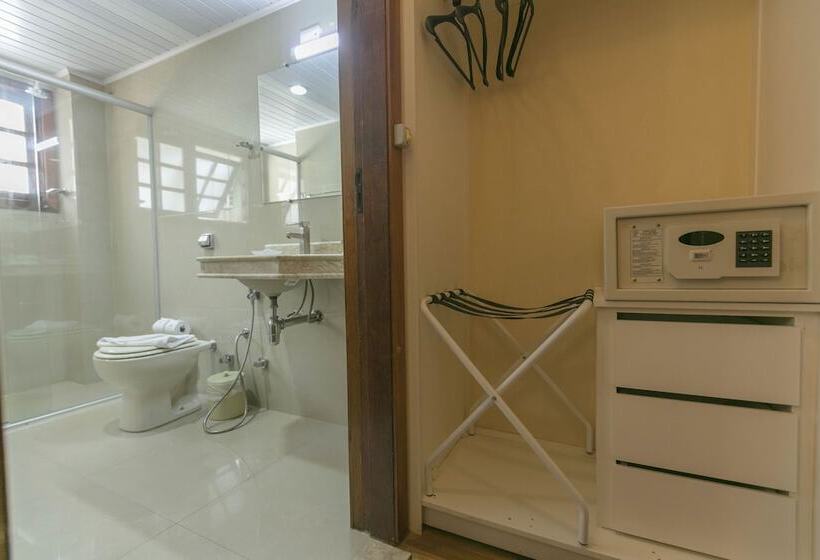 غرفة ديلوكس ثلاثية, Pousada Das Hortensias