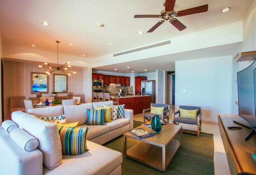 סוויטה עם נוף למפרץ, Puerta Cortes Residences