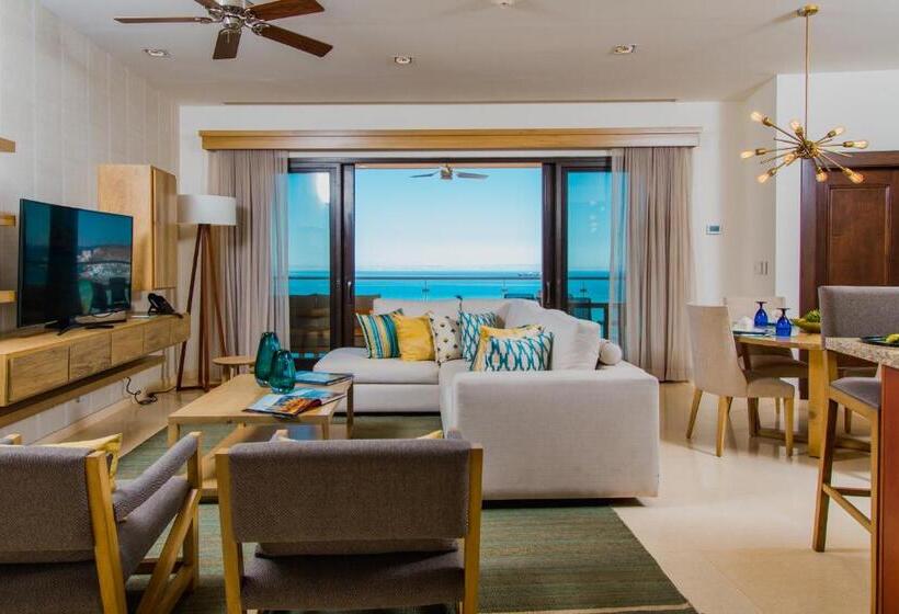 סוויטה נוף לים, Puerta Cortes Residences