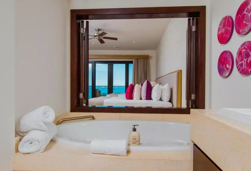 2 Bedrooms Suite Sea View, Puerta Cortes Residences