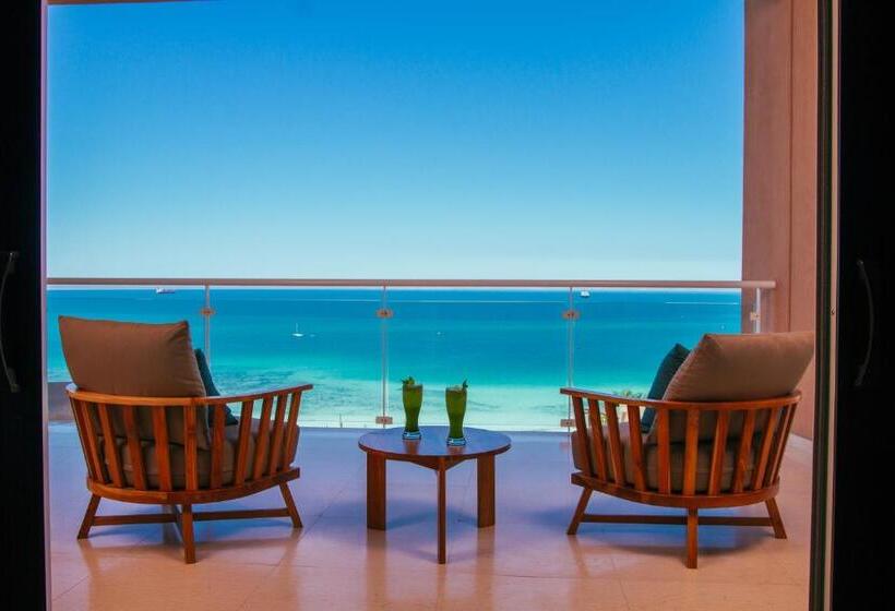 2 Bedrooms Suite Sea View, Puerta Cortes Residences