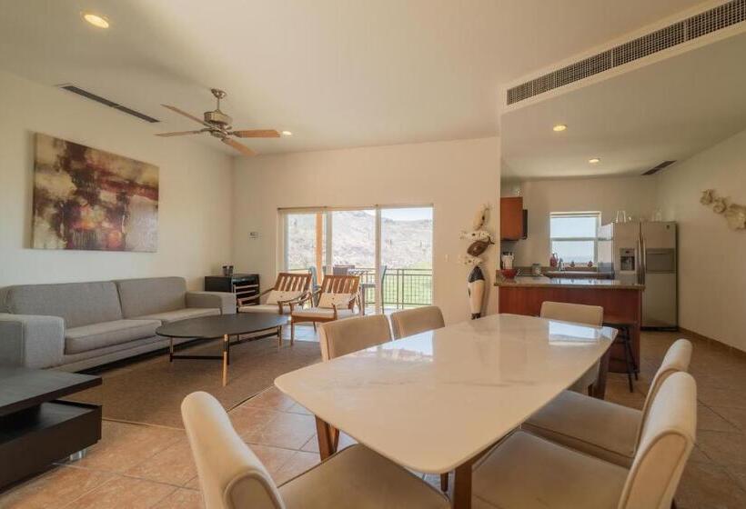 סוויטה עם ג'קוזי, Puerta Cortes Residences