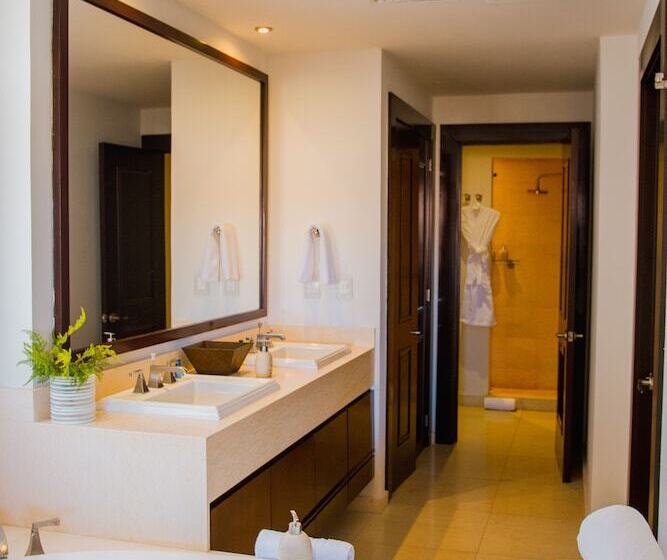 2 Bedrooms Suite Sea View, Puerta Cortes Residences