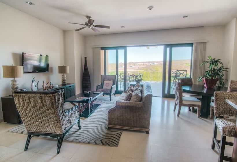 סוויטה עם נוף למפרץ, Puerta Cortes Residences