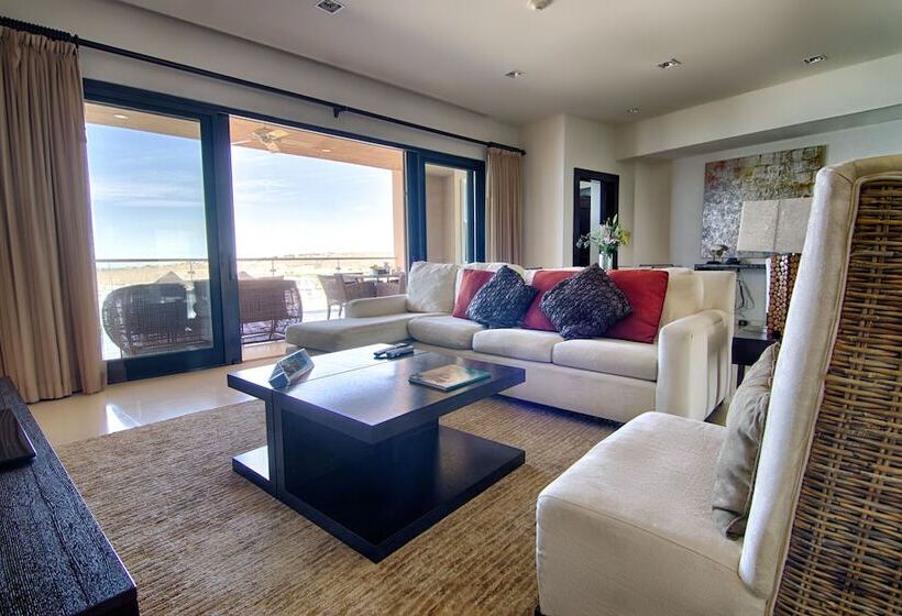 סוויטה עם נוף למפרץ, Puerta Cortes Residences