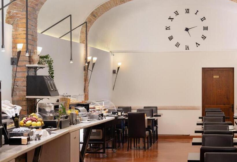 غرفة قياسية ثلاثية, Ristorante Borgo Antico