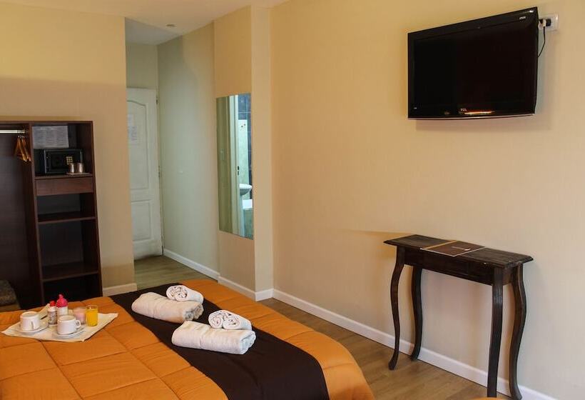 اتاق استاندارد سه نفره, Savannah Cordoba