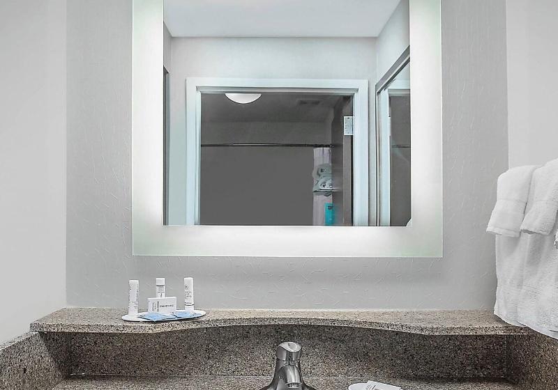 استودیو استاندارد با تخت کینگ, Springhill Suites Pigeon Forge