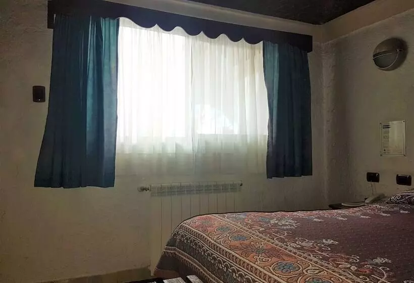 اتاق استاندارد یک نفره, State Inn