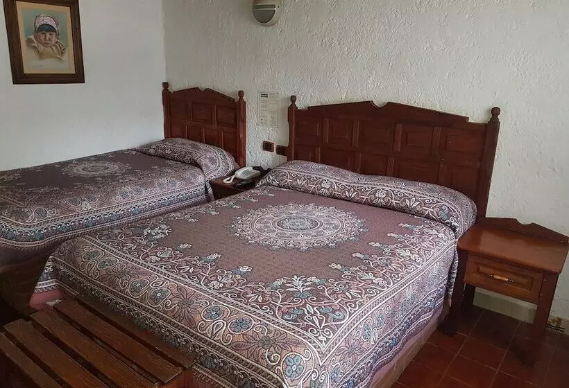 اتاق استاندارد سه نفره, State Inn