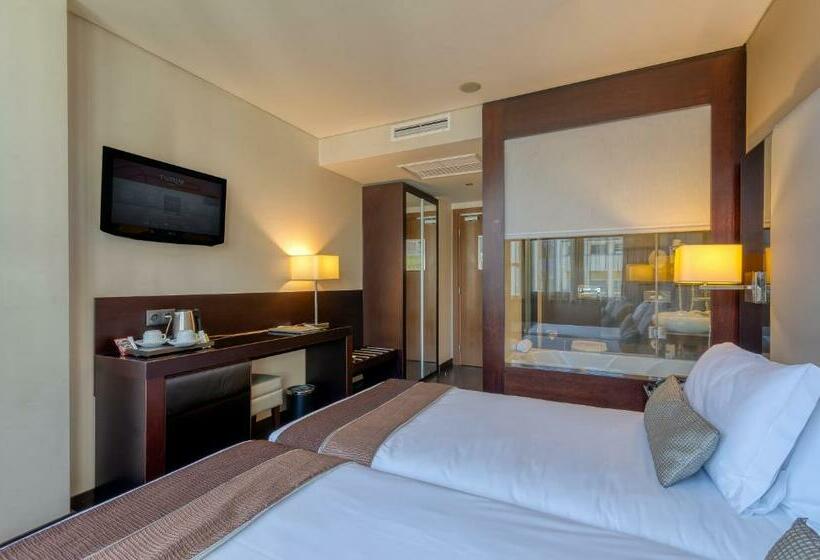 اتاق استاندارد, Turim Av Liberdade