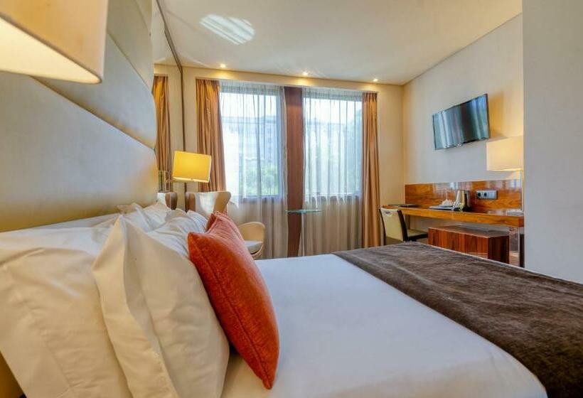 اتاق سوپریور, Turim Av Liberdade