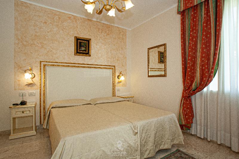 Номер Стандарт Вид на Озеро, Viktoria Palace