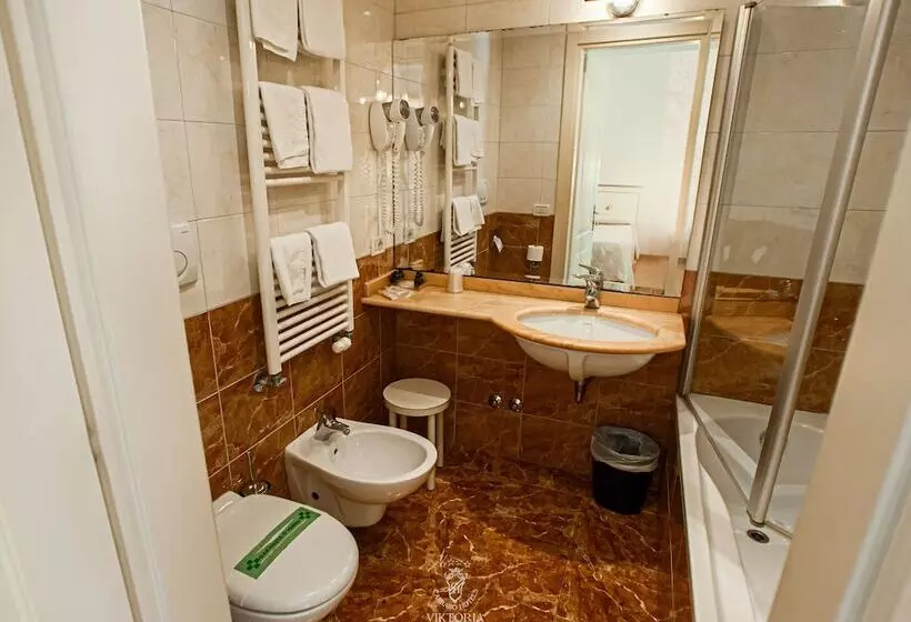 اتاق استاندارد سه نفره, Viktoria Palace