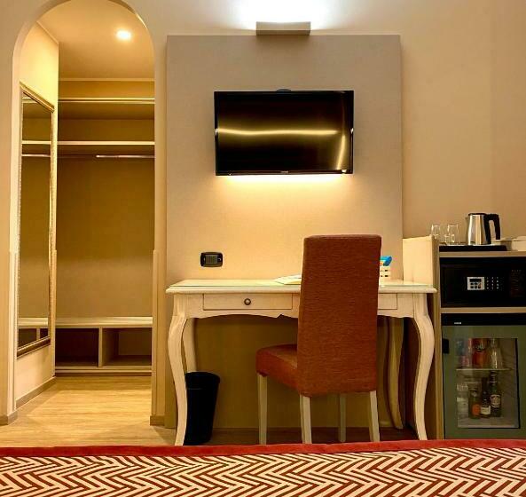 标准三人间, Villa Malpensa