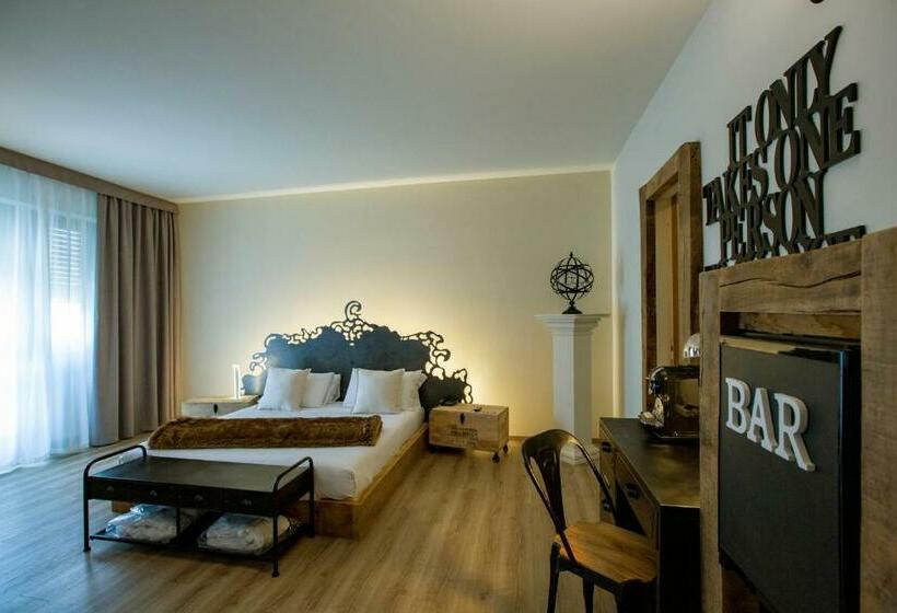 小型套房带阳台, Villa Malpensa