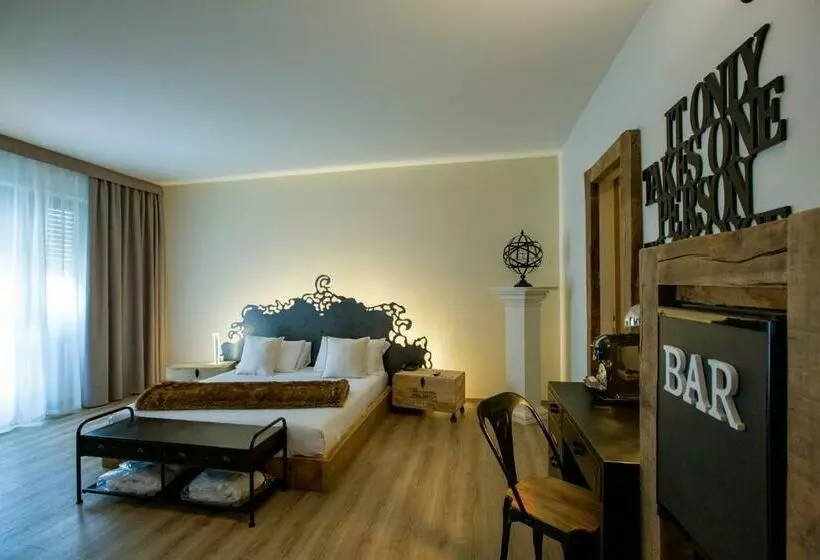 سوییت جونیور با بالکن, Villa Malpensa