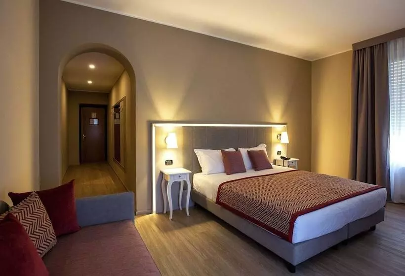 اتاق استاندارد سه نفره, Villa Malpensa