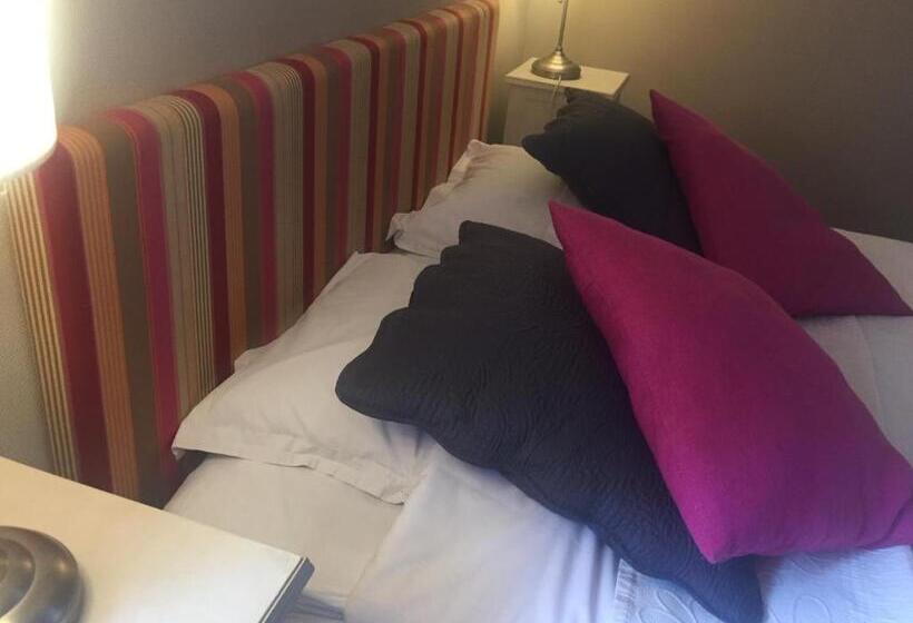 جناح عائلي, La Maison Des Gardes   Chambres D Hôtes