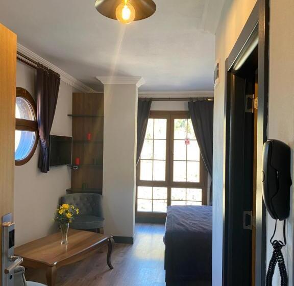 غرفة قياسية مطلّة علي البحيرة, Didi Butik Otel