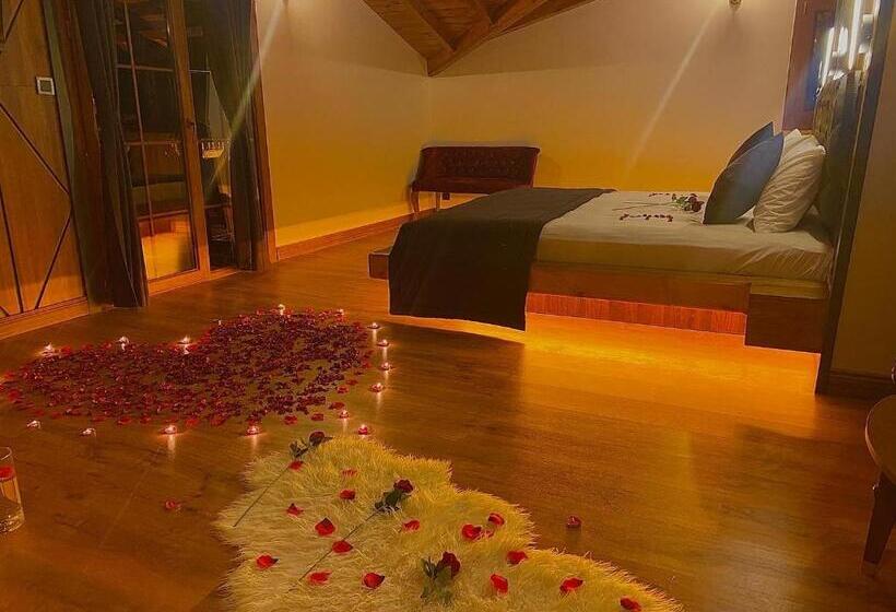 جناح مطلّ علي الجبل, Didi Butik Otel