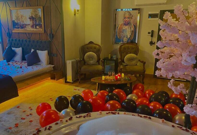 جناح مطلّ علي الجبل, Didi Butik Otel